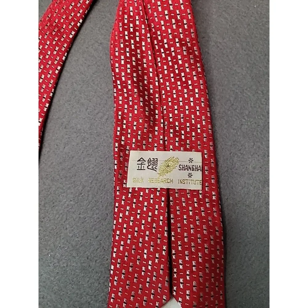 VTG Silk Research Institute Red Silk Tie Designer Luxe